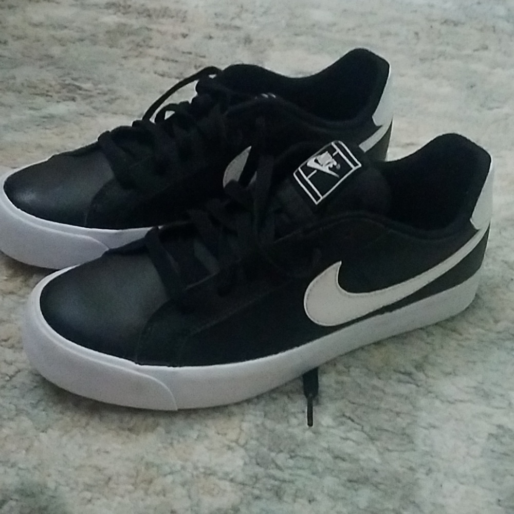 Nike Casual Shoes womens 8.5